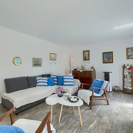 House Altea * Banjole